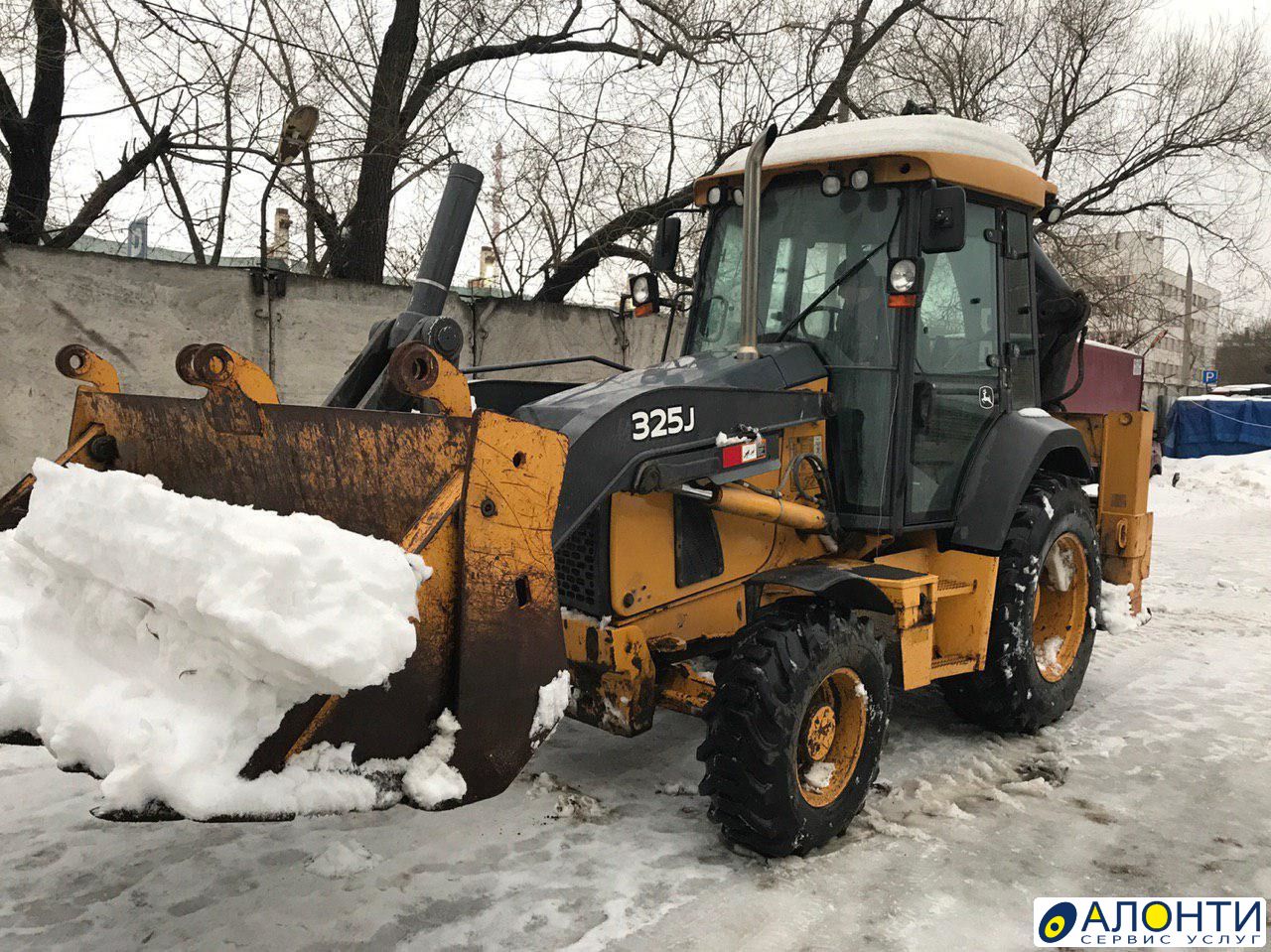 John deere 325j. Экскаватор погрузчик John Deere 325j. Экскаватор в Чехове. Далбитный экскаватор на Чехов.